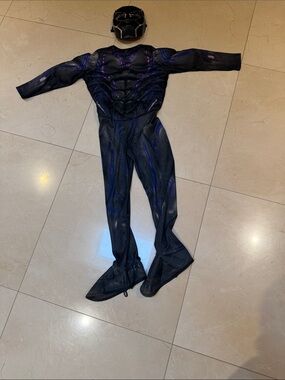 Kids Rubie's marvel Black Panther costume size m or size 8